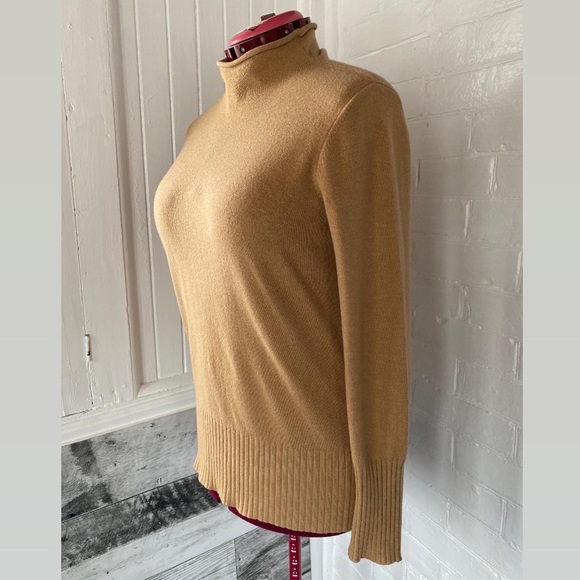 FRENCH CONNECTION turtleneck. - Picture 3 of 7